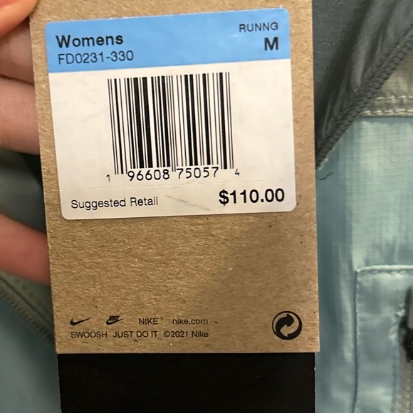 NWT Nike Women’s Repel Trail Running Vest in Mica Mint Green - Picture 5 of 14